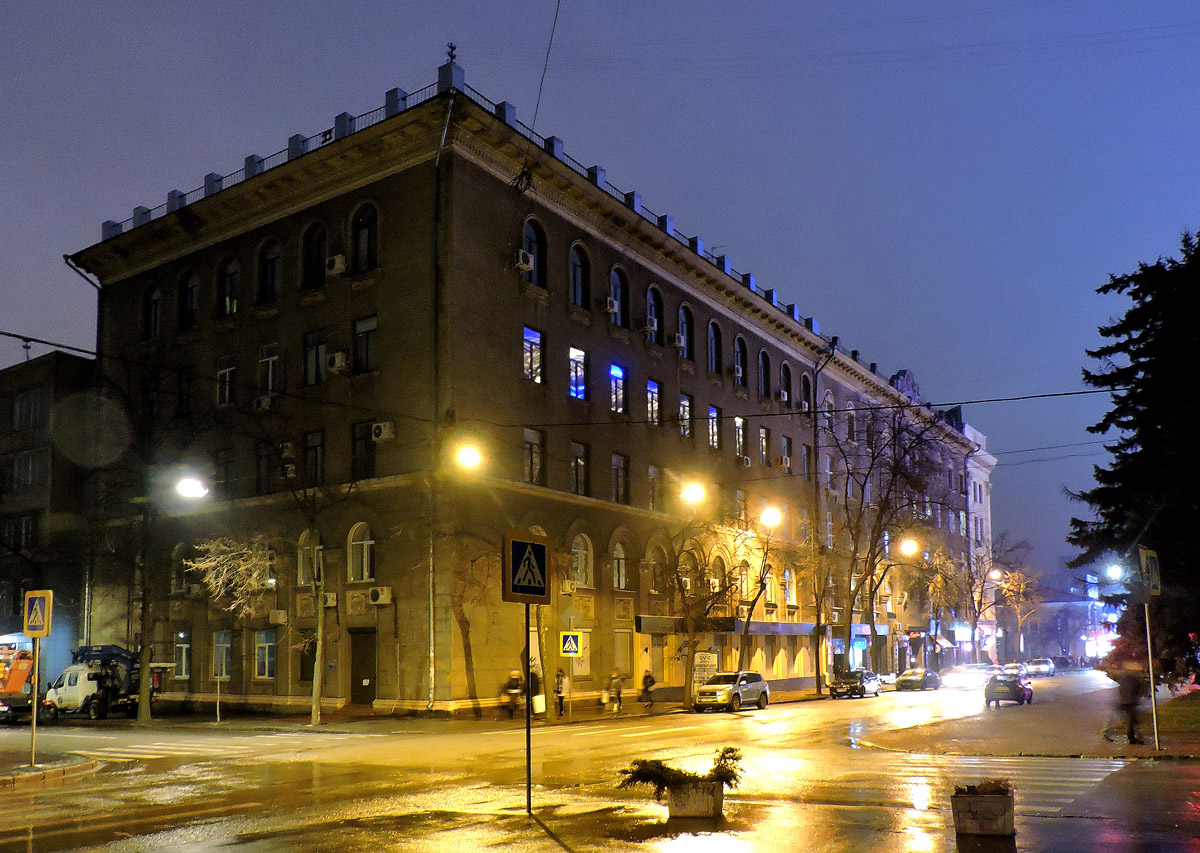 Харкiв, Мироносицкая улица, 27 / Улица Свободы, 6; Улица Свободы, 4