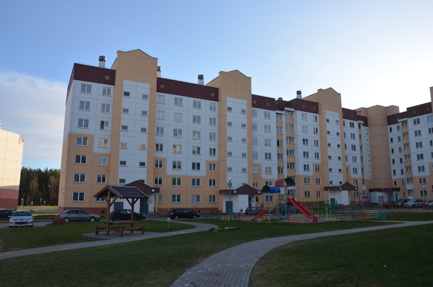 Островец, Улица Владимира Короткевича, 11