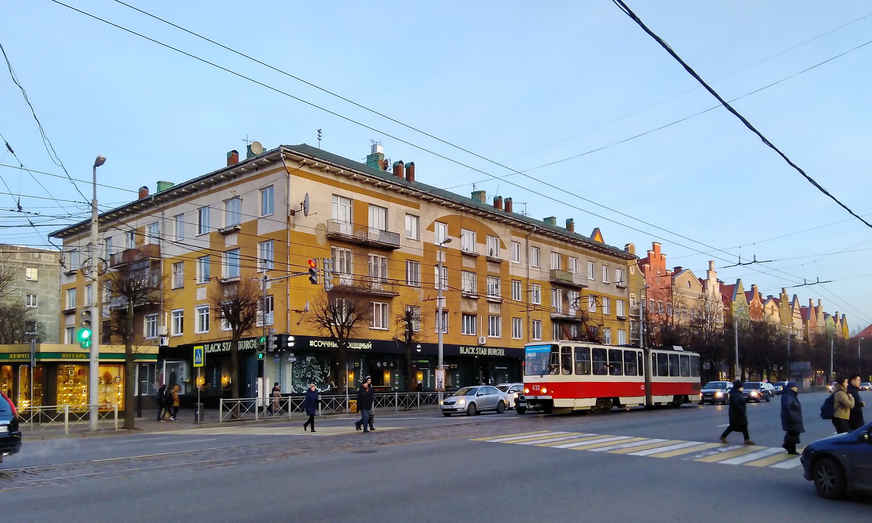 Калининград, Ленинский проспект, 35-37 / улица Генерала Соммера, 2-4; Ленинский проспект, 39-61