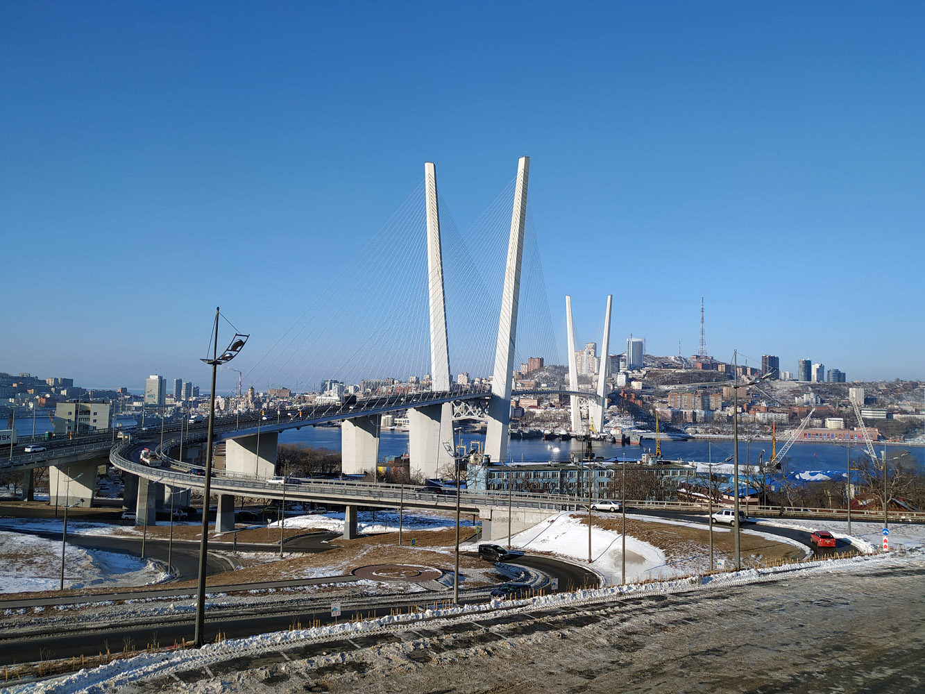 Владивосток, Улица Калинина, Золотой мост