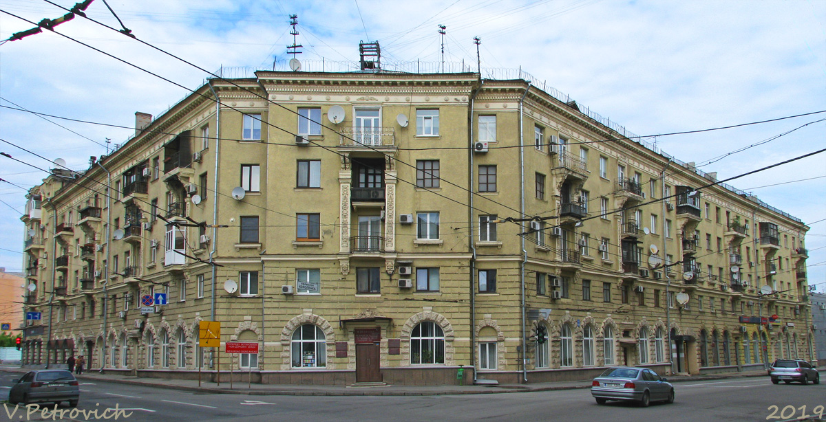 Харьков, Кооперативная улица, 13 / Переулок Короленко, 2