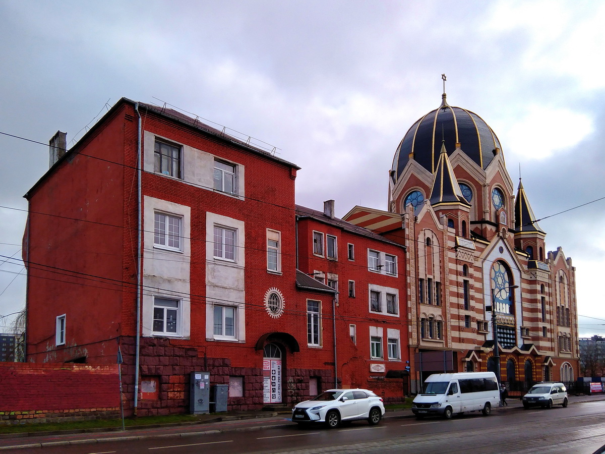 Калининград, Октябрьская улица, 1А; Октябрьская улица, 3