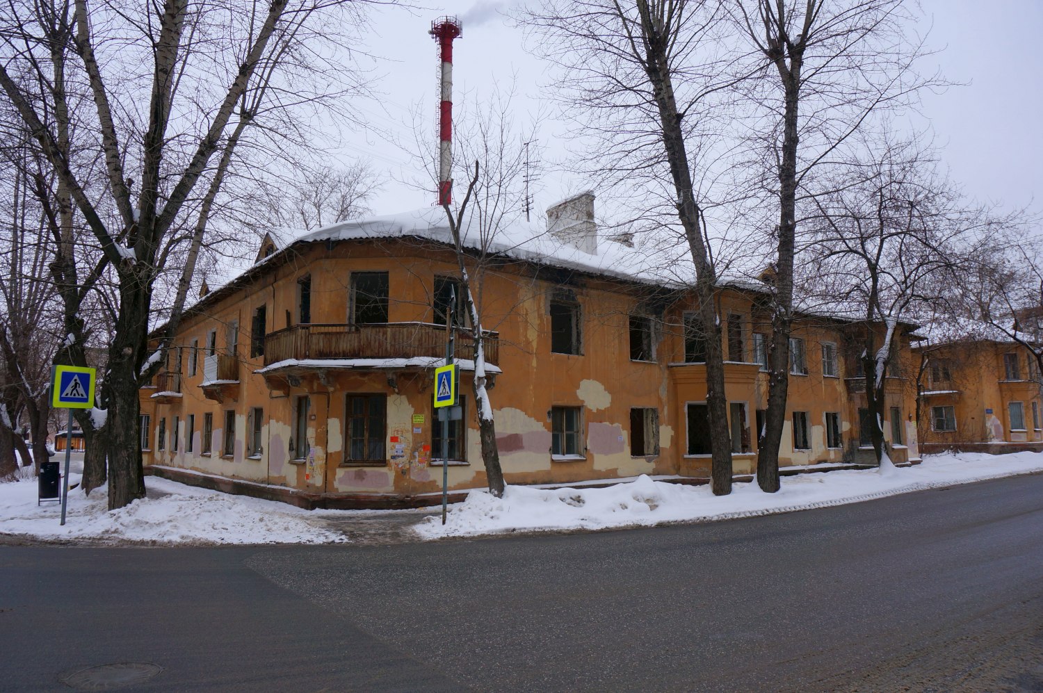 Пермь, Улица Василия Каменского, 11 / Улица Папанинцев, 18
