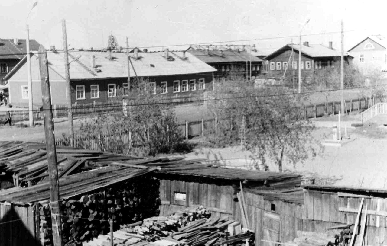 Нарьян-Мар, Полярная улица, 13; Полярная улица, 15 / Улица Пырерки, 7; Полярная улица, 17; Улица Пырерки, 5