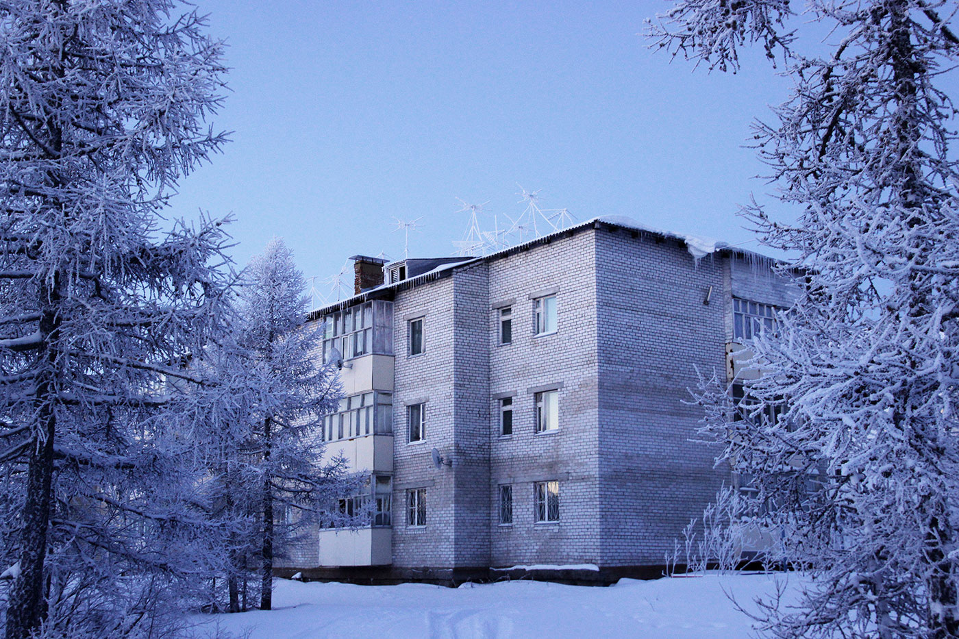 Искателей, Улица Россихина, 12