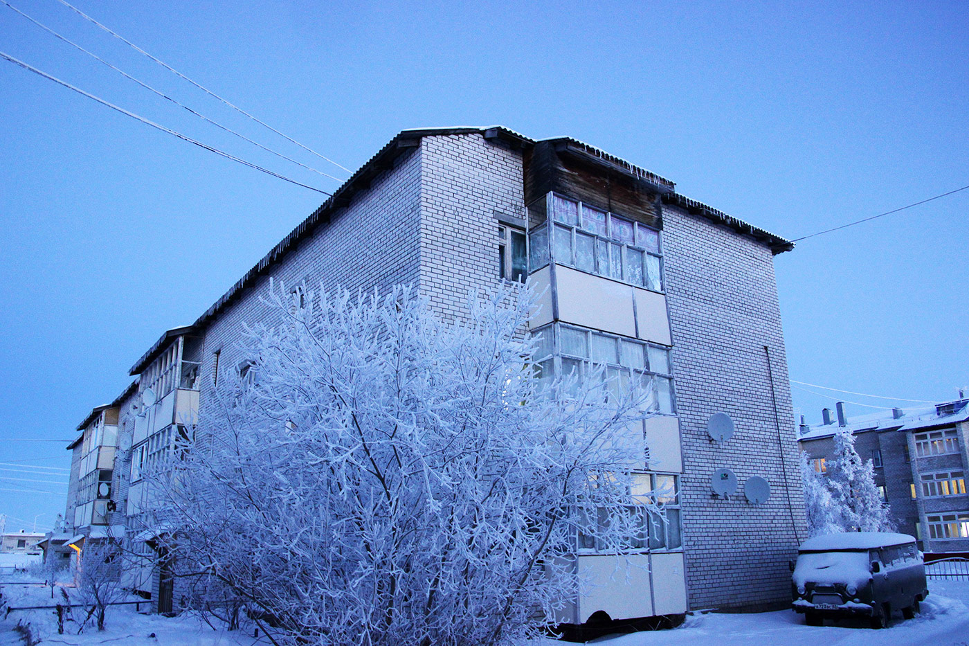 Искателей, Улица Россихина, 2