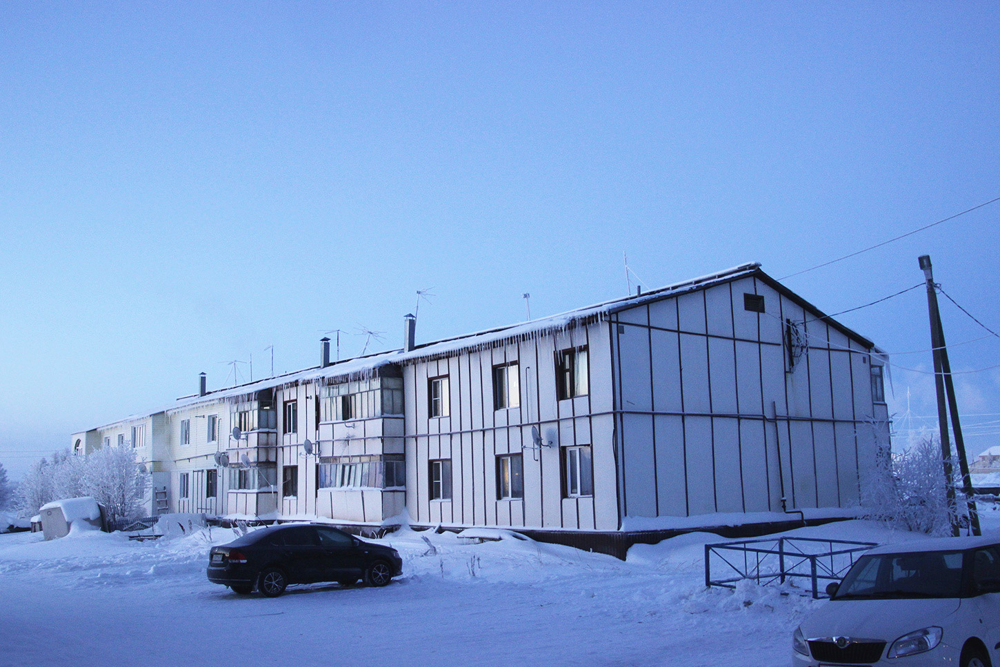 Искателей, Улица Россихина, 10