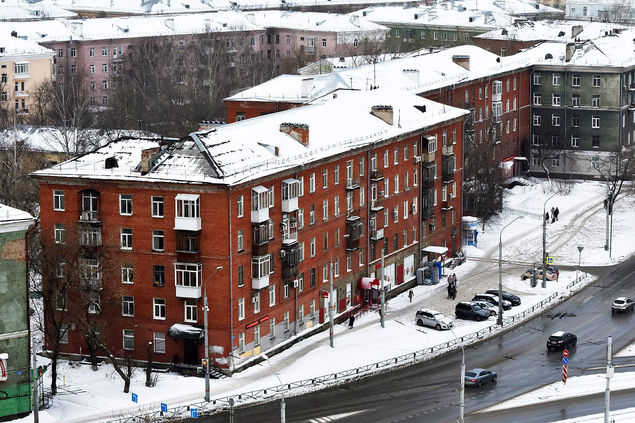 Пермь, Комсомольский проспект, 80 / Улица Юрия Смирнова, 6; Улица Героев Хасана, 12; Улица Героев Хасана, 10; Улица Героев Хасана, 8