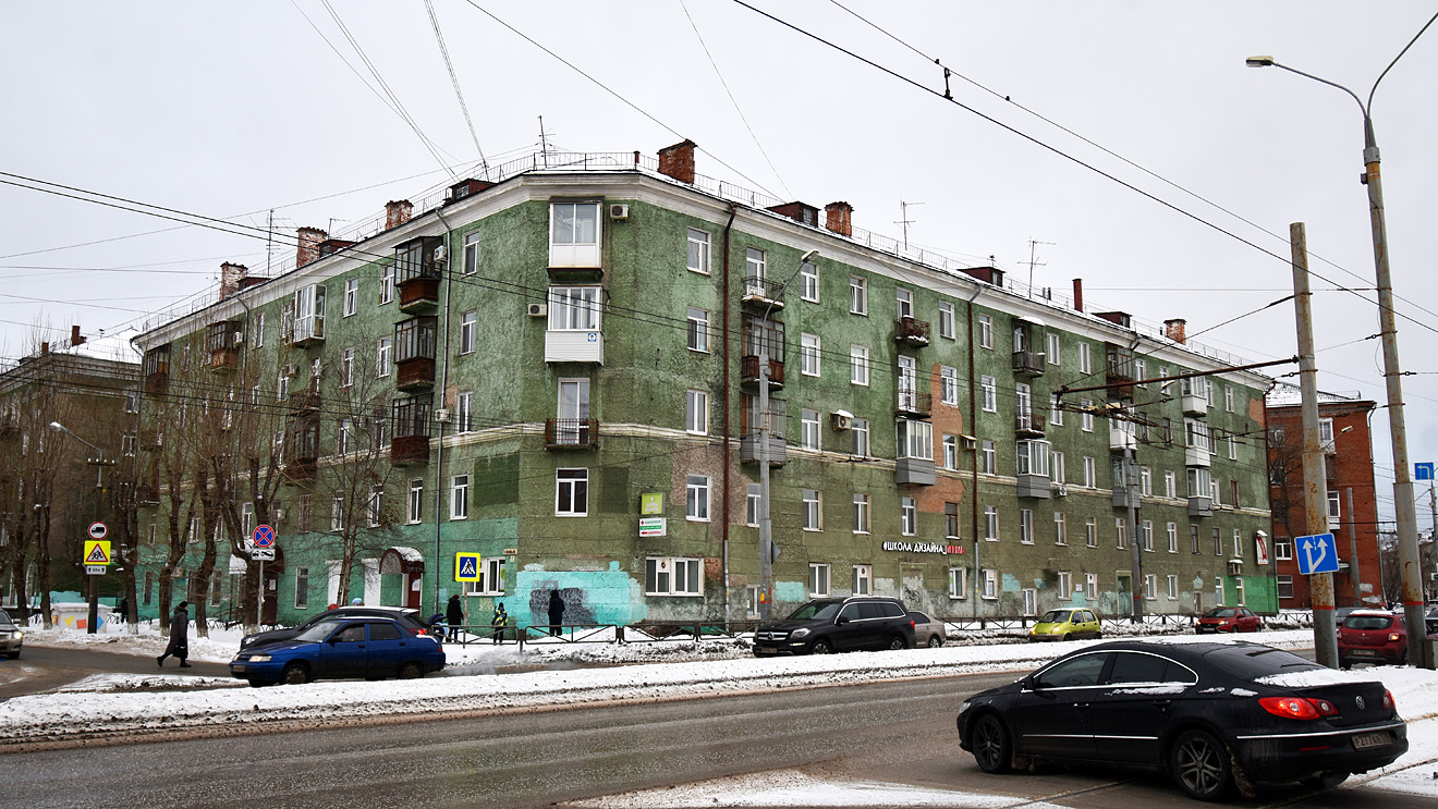 Пермь, Улица Героев Хасана, 16 / Улица Павла Соловьева, 1