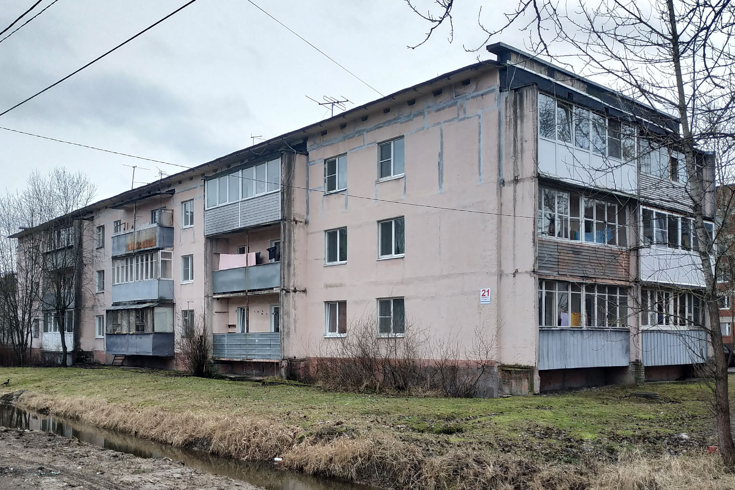 Красный Бор, Комсомольская улица, 21 корп. 1