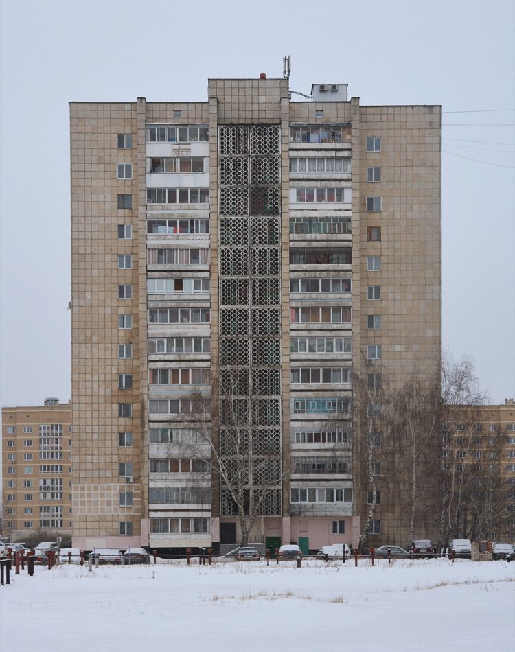 Набережные Челны, Сармановский тракт, 14 / Улица Хади Такташа, 15