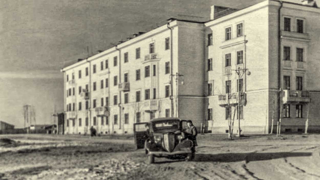 Уфа, Улица Льва Толстого, 1 / Улица Калинина, 9