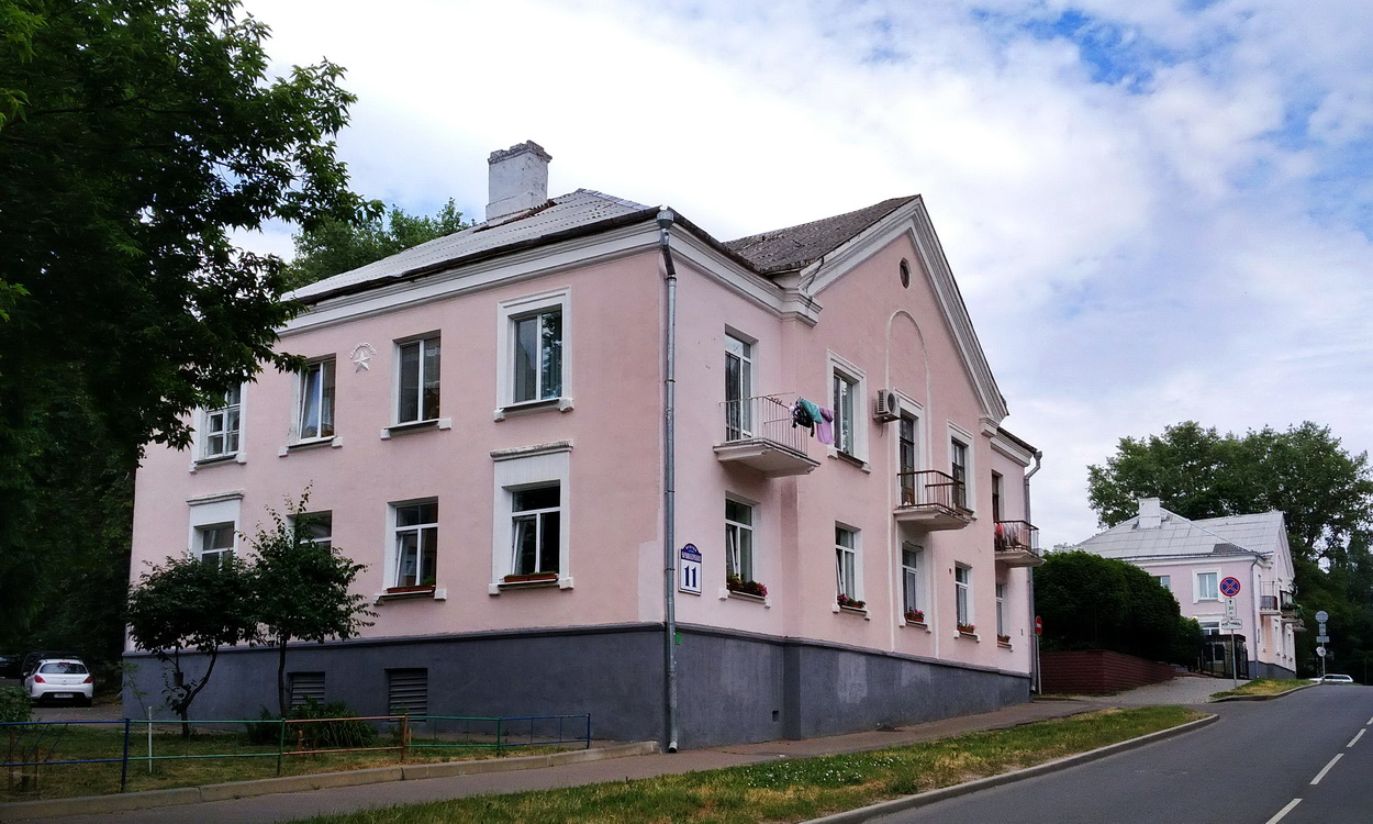 Минск, Краснозвёздная улица, 11; Краснозвёздная улица, 15