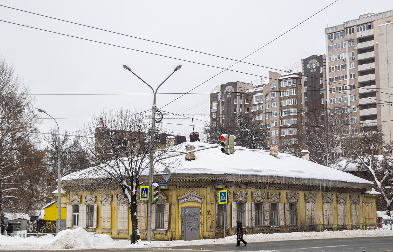 Уфа, Улица Цюрупы, 54 / Улица Чернышевского, 108