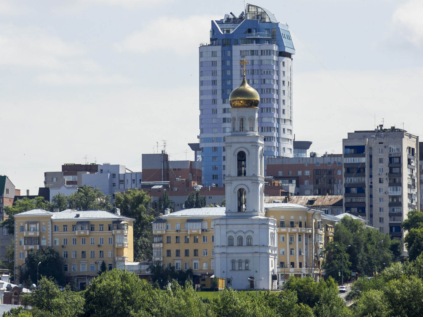 Samara, Волжский проспект, 1М