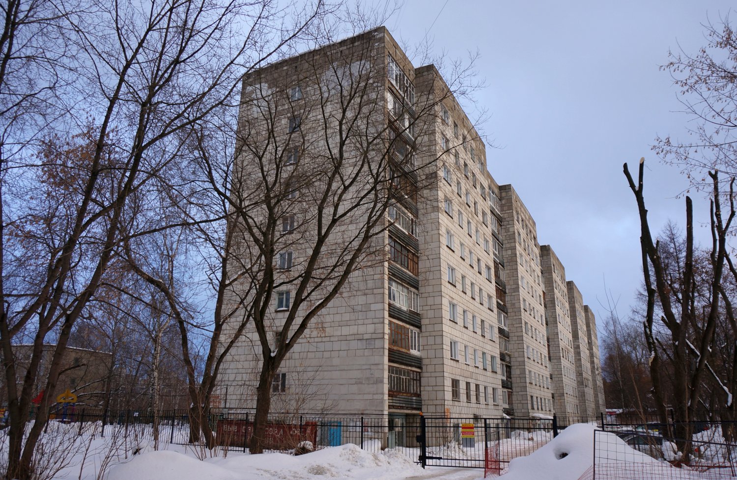 Perm, Улица Челюскинцев, 15