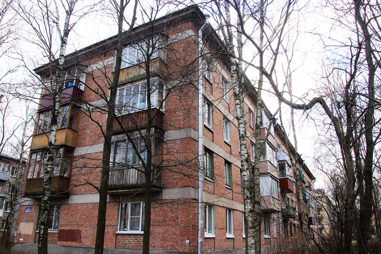 Пушкiн, Ахматовская улица, 3