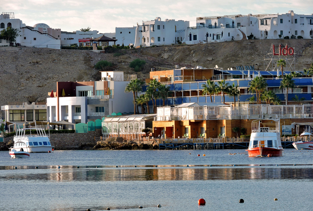 Шарм-эш-Шейх, Namaa Bay, Main street, Lido Sharm Hotel; Naama Bay, The Regnum Halomy Hotel