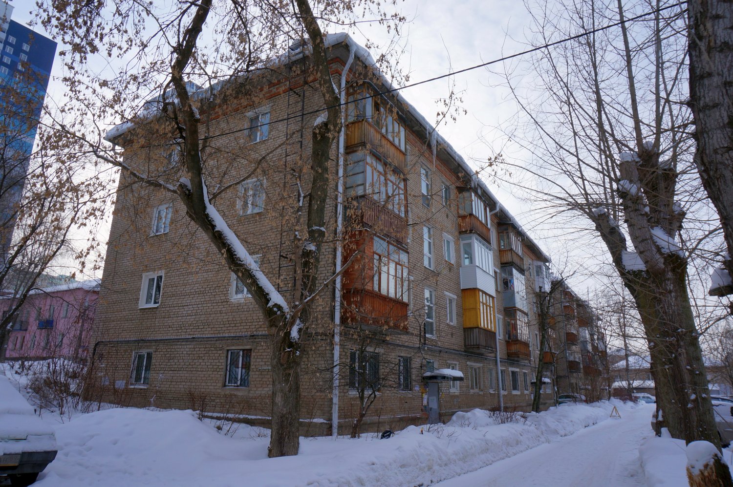 Пермь, Улица Нефтяников, 46