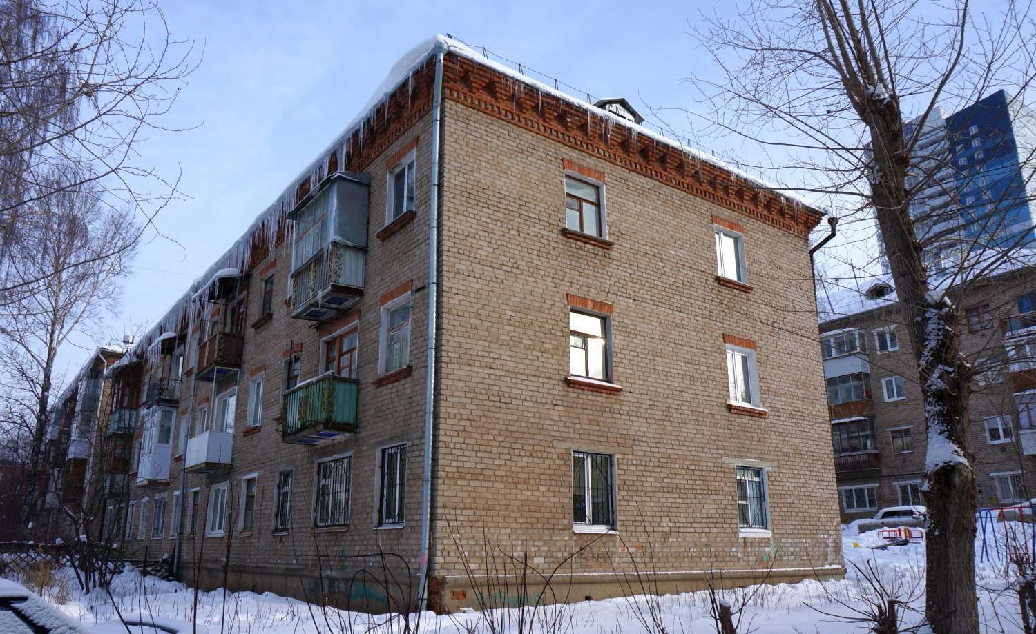 Perm, Улица Нефтяников, 48А