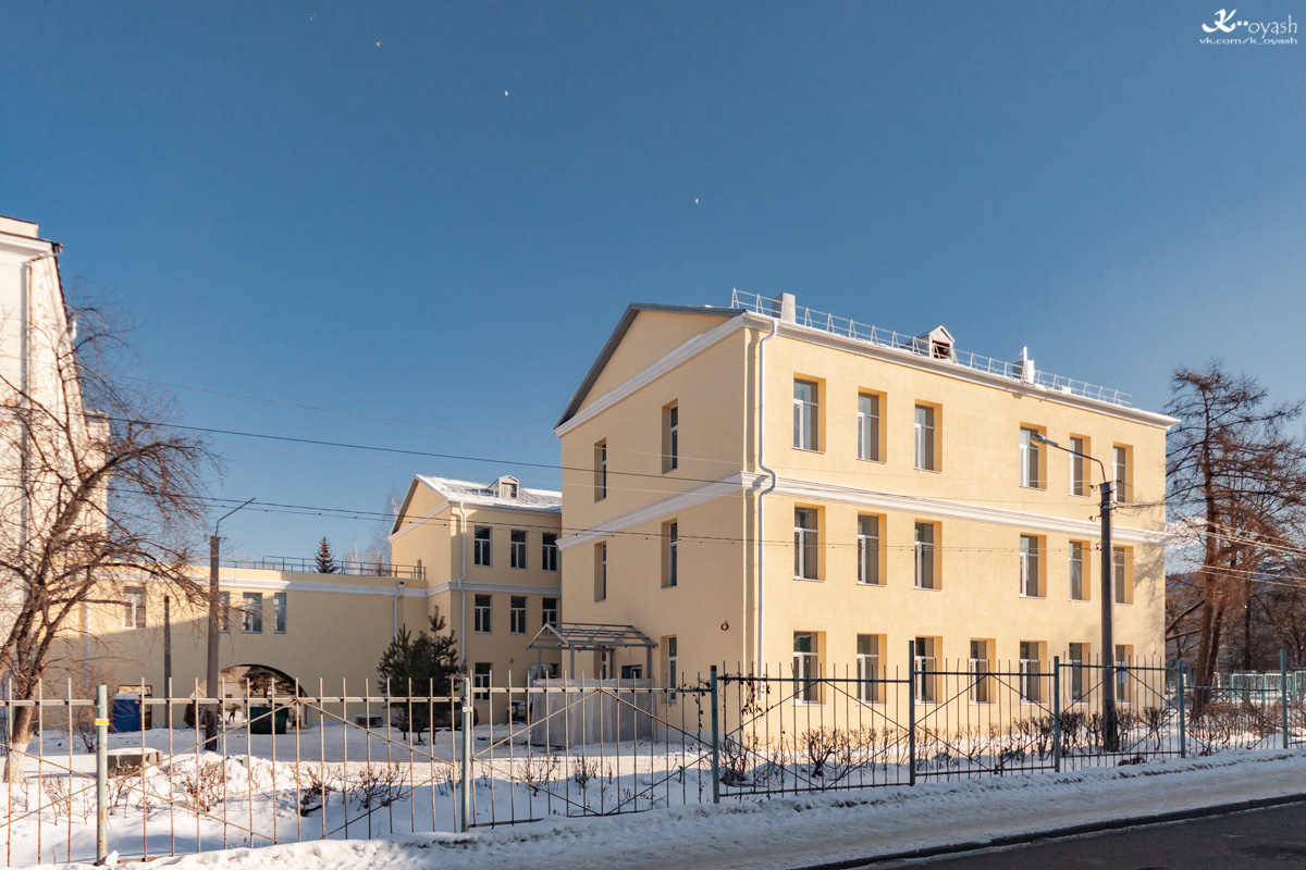 Казань, Улица Николая Ершова, 65 (поликлиника) Казань, Улица Николая Ершова, 65 (поликлиника)