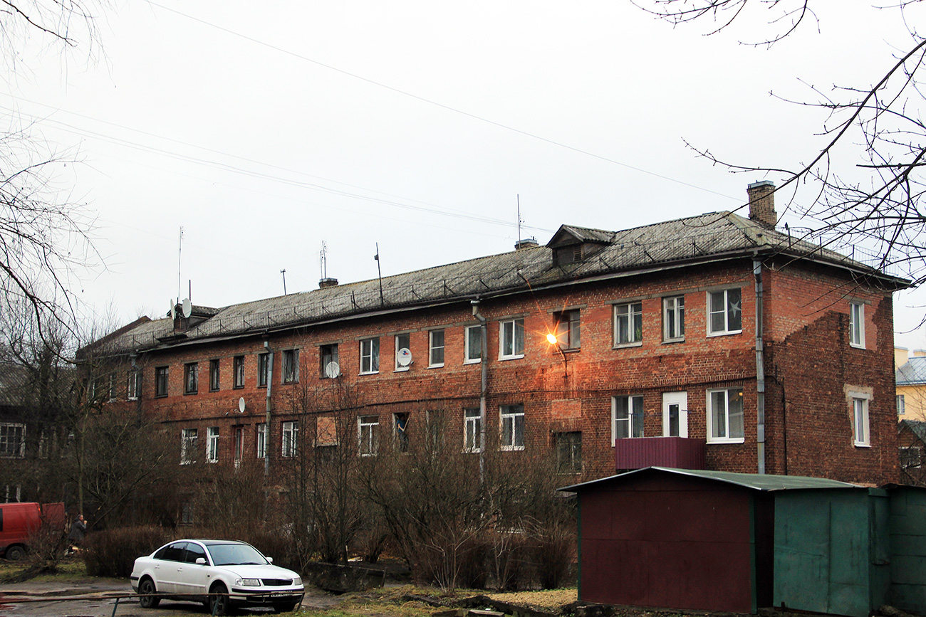 Гатчина, Улица Нестерова, 6 / Улица Григорина, 8
