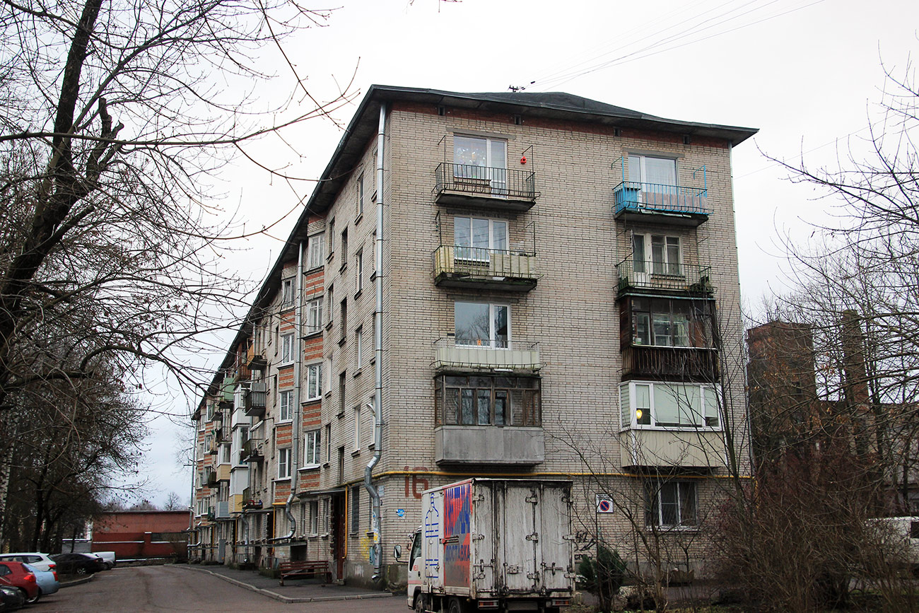 Гатчина, Красноармейский проспект, 16
