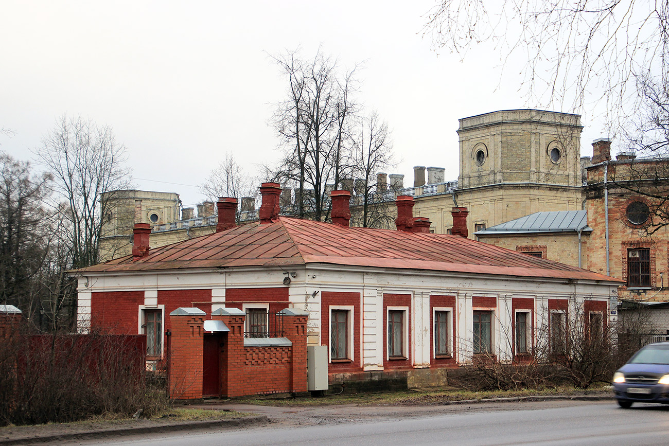 Гатчина, Красноармейский проспект, 3