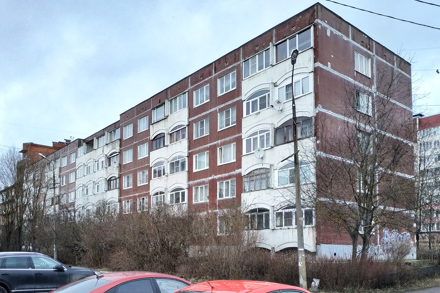 Гатчина, Рощинская улица, 2а