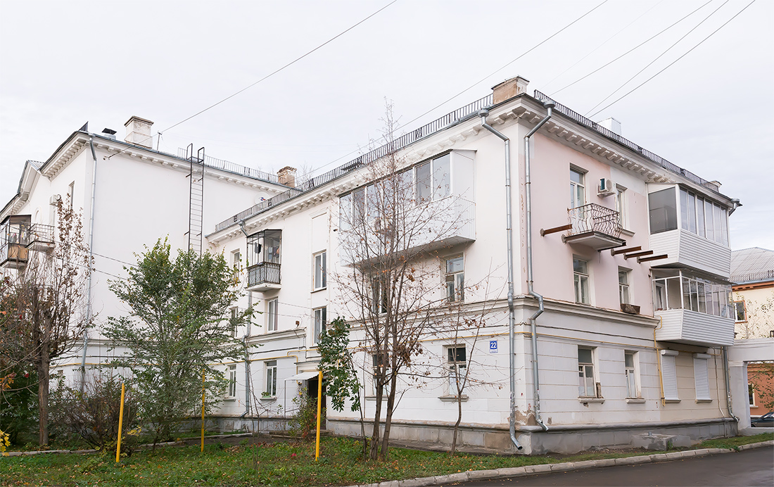 Октябрьский, Улица Губкина, 22
