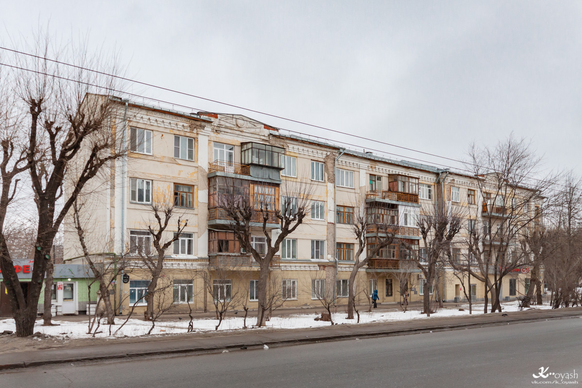 Casáin, Улица 25 Октября, 16 / Деловая улица, 9