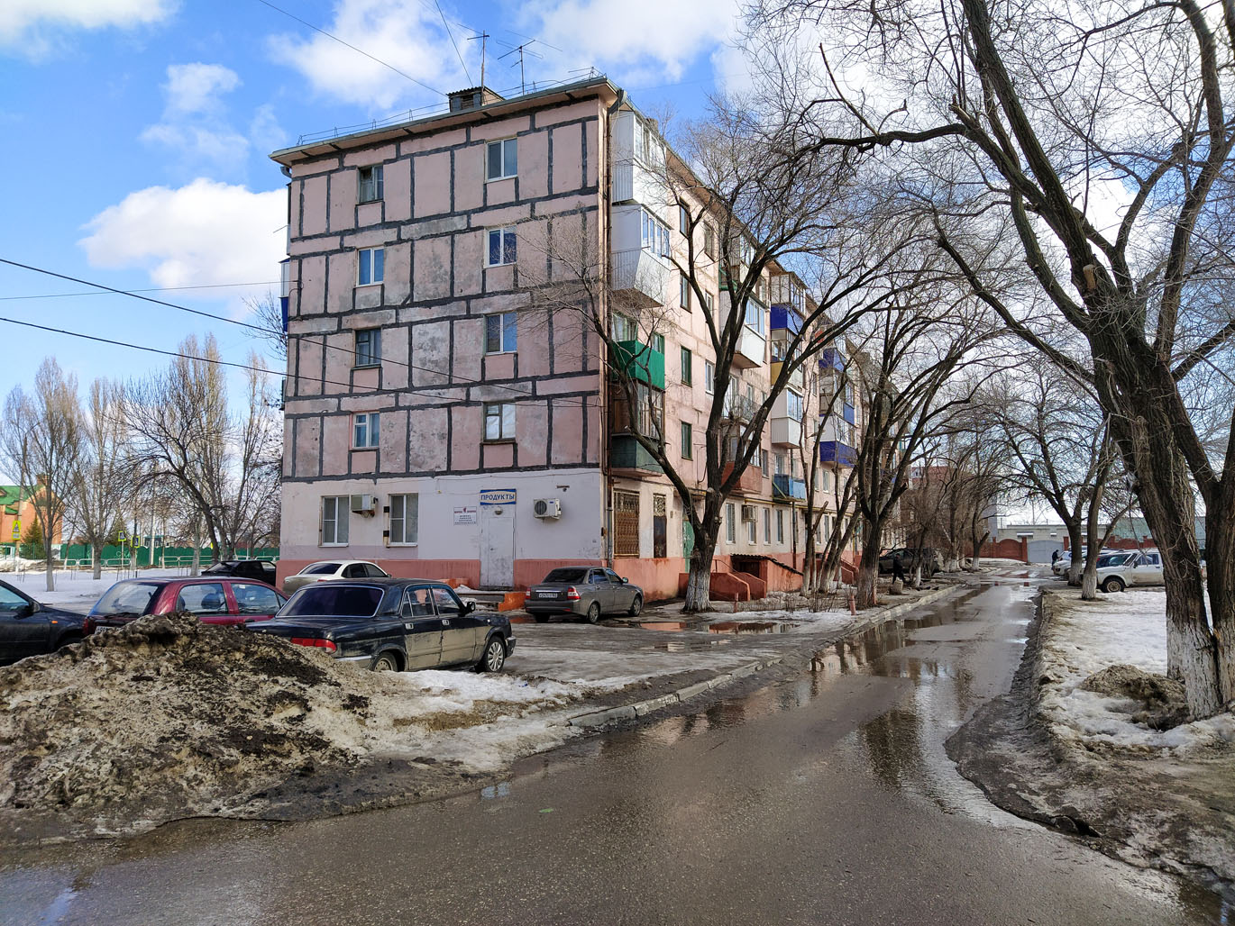 Новокуйбышевск, Молодёжная улица, 18 / Киевская улица, 13