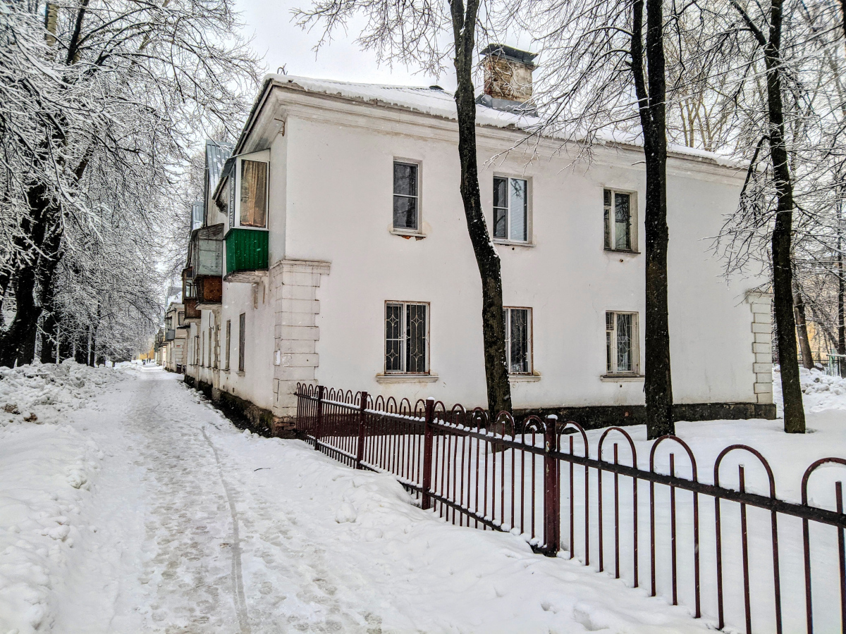 Глазов, Улица Тани Барамзиной, 49