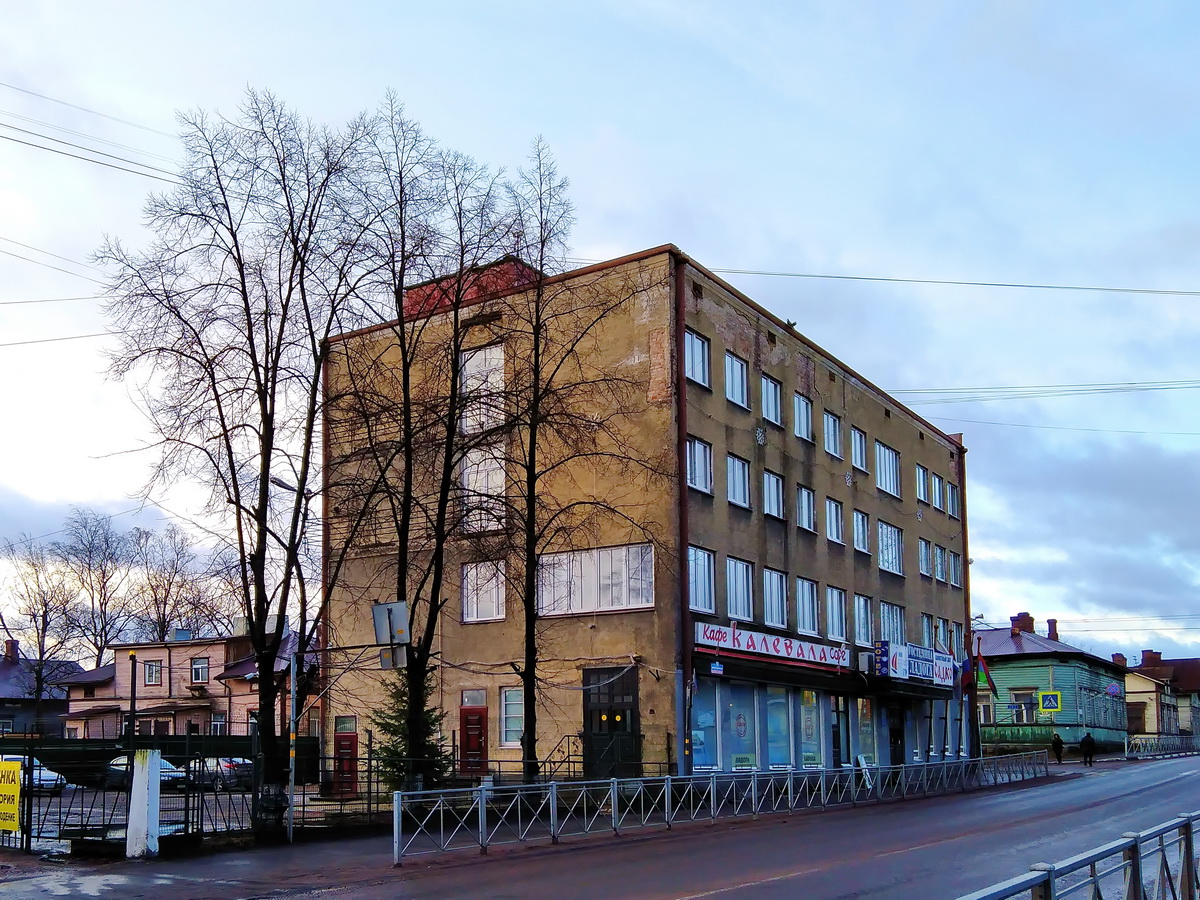 Сортавала, Карельская улица, 12 / Советская улица, 20