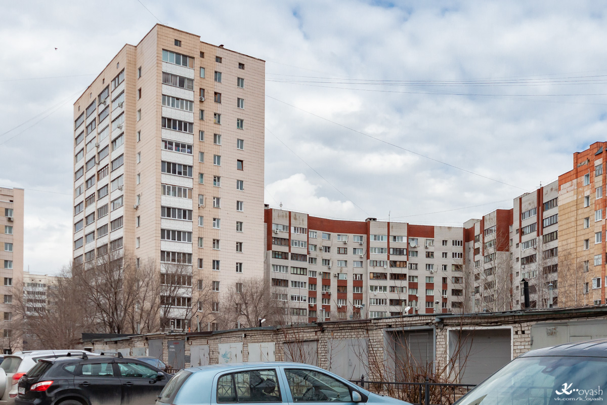 Казань, Чистопольская улица, 6; Чистопольская улица, 10 / Улица Бондаренко, 8