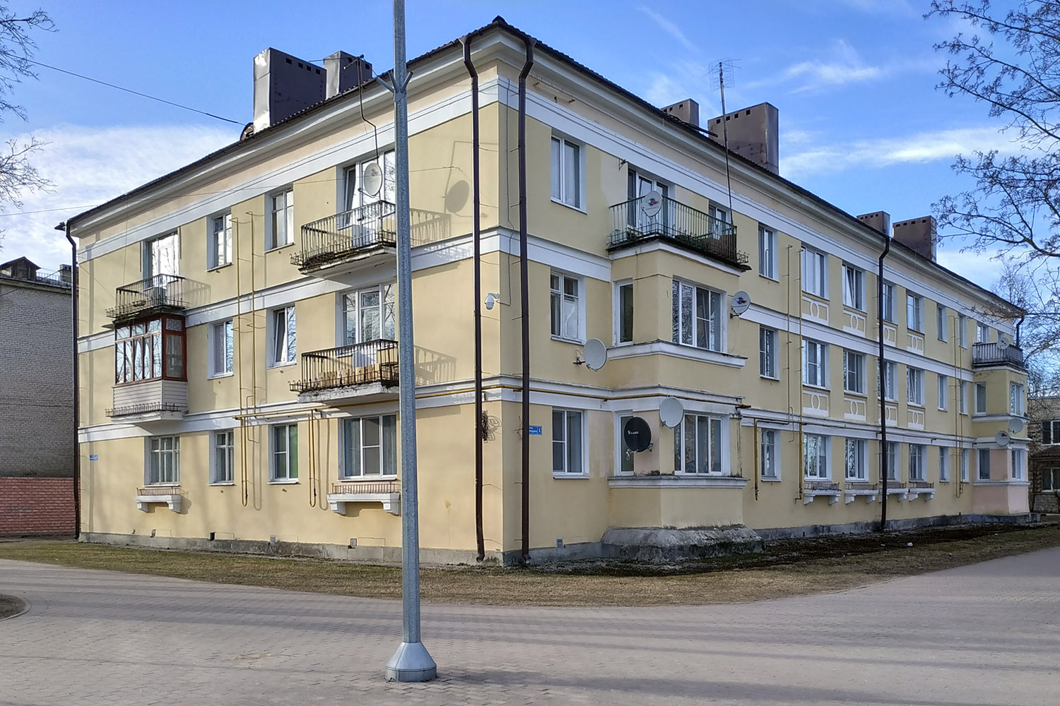 Дубровка, Ленинградская улица, 1