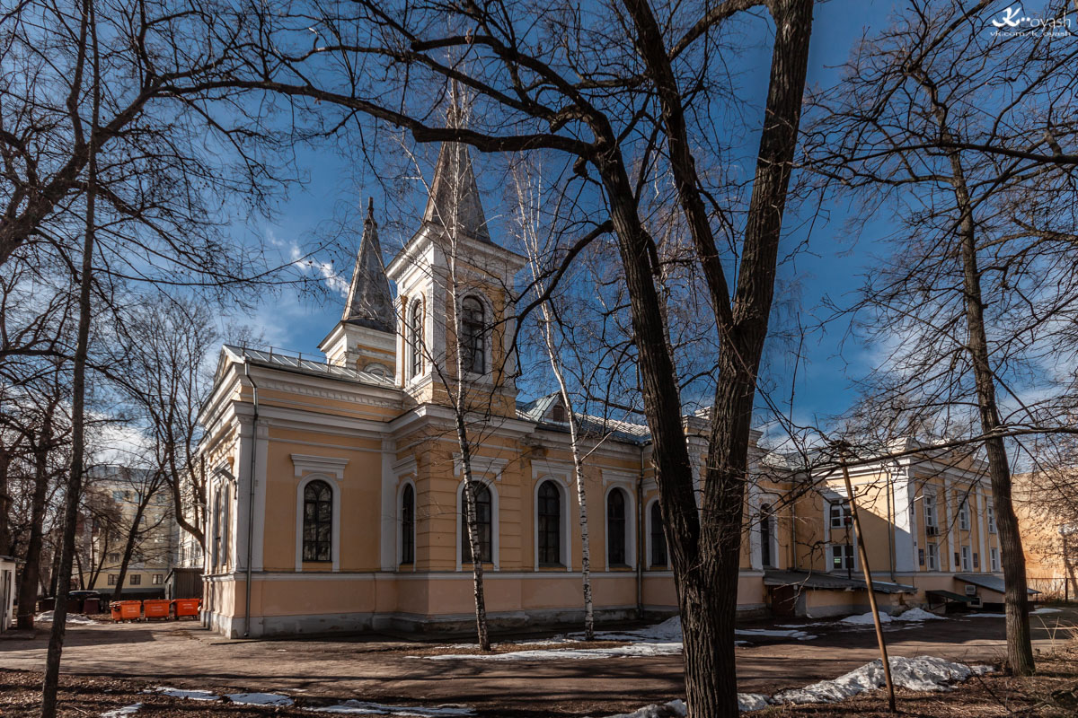 Casáin, Улица Максима Горького, 28 / Улица Толстого, 17