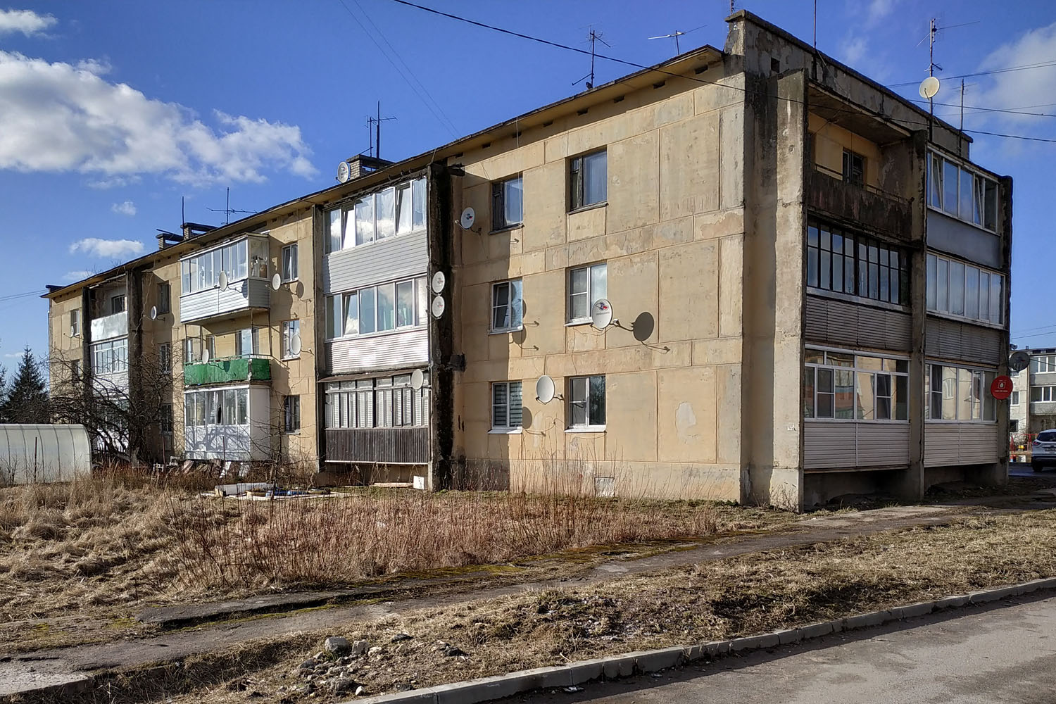 Гатчинский округ, прочие н. п., Семрино, Большой проспект, 4