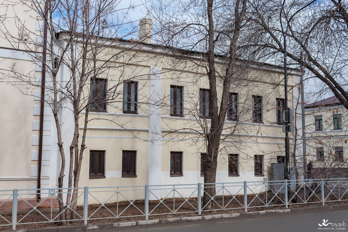 Казань, Улица Габдуллы Тукая, 94 / Улица Ахтямова, 18