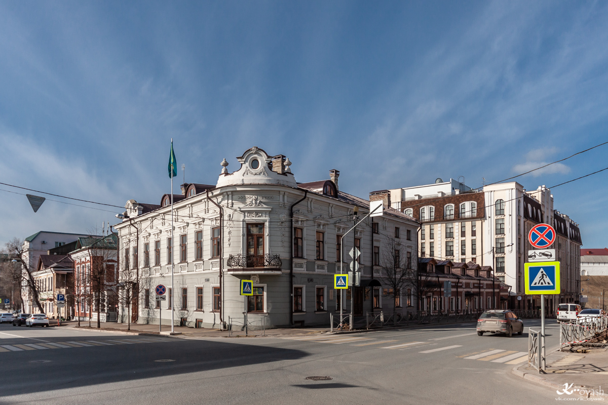 Kazań, Улица Миславского, 9; Улица Миславского, 11; Улица Карла Маркса, 8 / Улица Миславского, 13; Улица Карла Маркса, 8