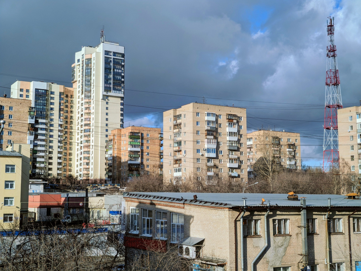 Екатеринбург, Улица Радищева, 61; Гурзуфская улица, 26; Гурзуфская улица, 24; Гурзуфская улица, 22