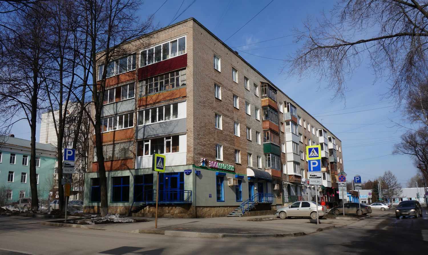 Perm, Улица Газеты "Звезда", 45​ / Улица Швецова, 35