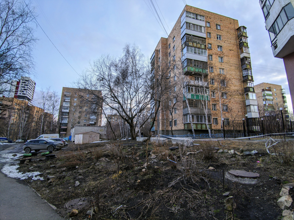 Екатеринбург, Гурзуфская улица, 26; Гурзуфская улица, 24