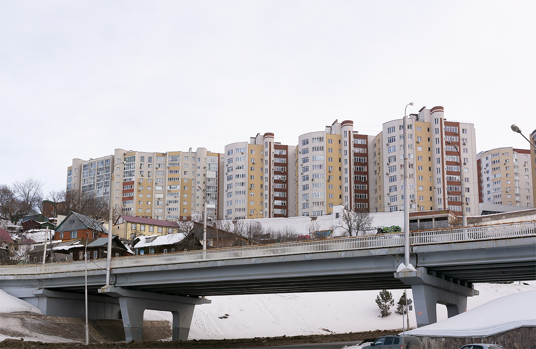 Уфа, Вокзальная улица, Трамвайный мост; Улица Карла Маркса, 62
