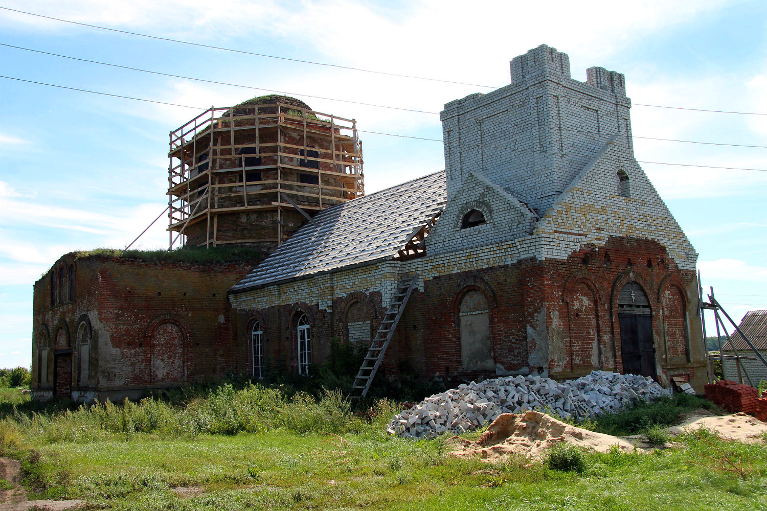 Новоусманский район, прочие н.п., с. Крыловка, Первомайская улица, 1А
