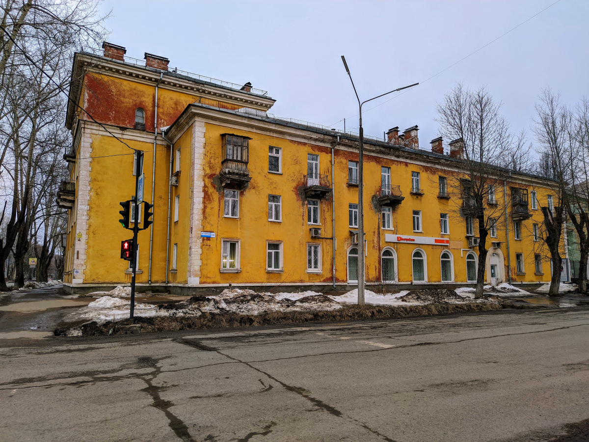 Glazov, Советская улица, 1