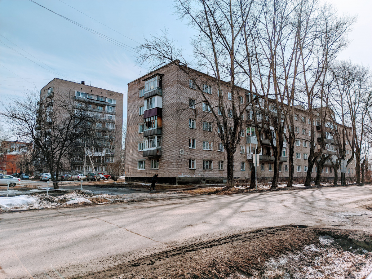 Glazov, Улица Мира, 43; Республиканская улица, 20