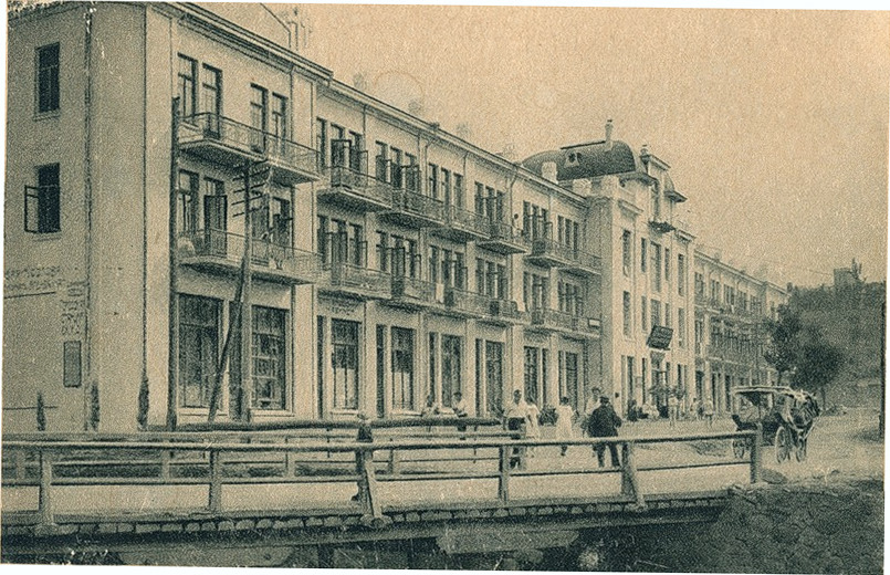 Алушта, Улица Ленина, 2
