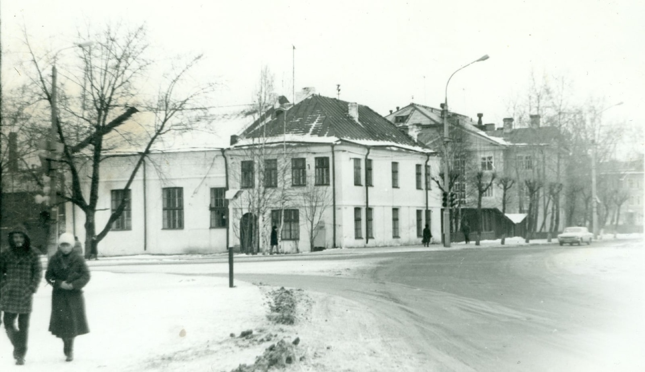 Архангельск, Улица Суворова, 13; Проспект Ломоносова, 279