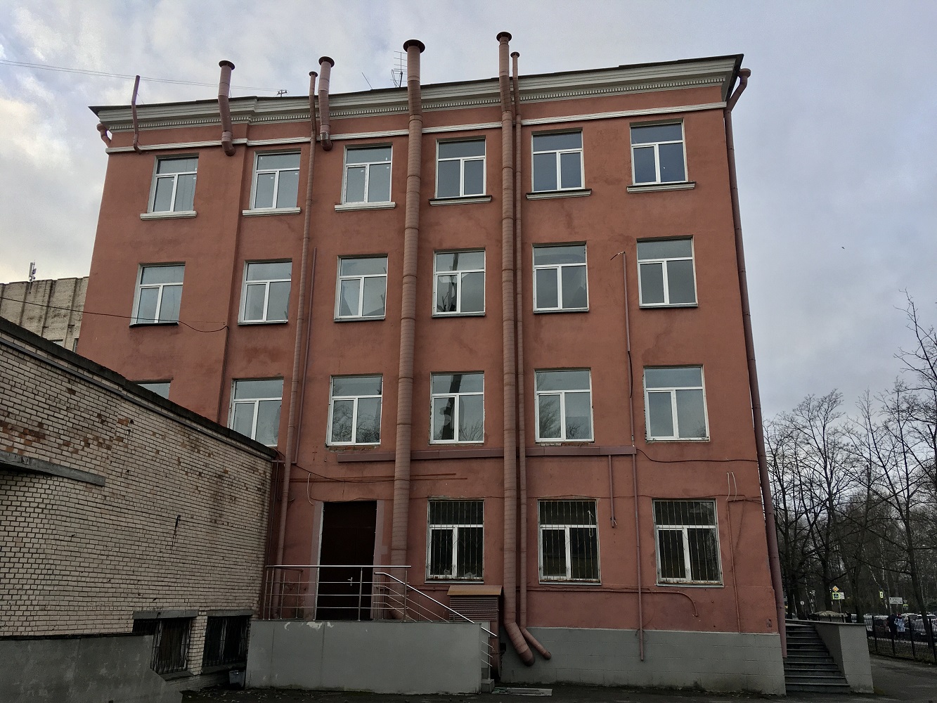 Санкт-Петербург, Крестовский проспект, 18 лит. А